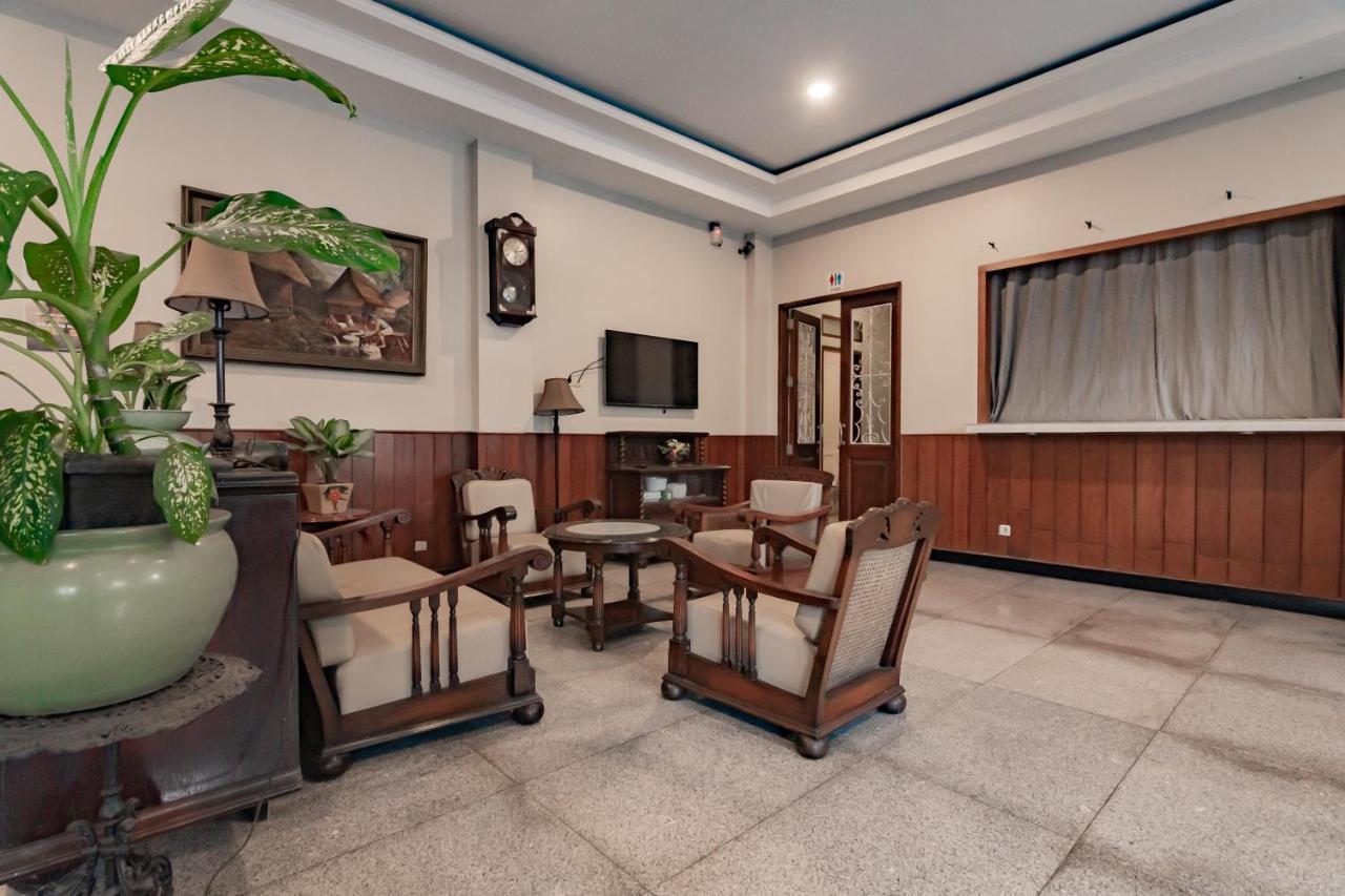 Wisma tamu Reddoorz Near Simpang Dago 2 2*